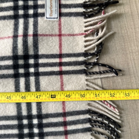Burberry Cashmere Scarf - Picture 4 of 6